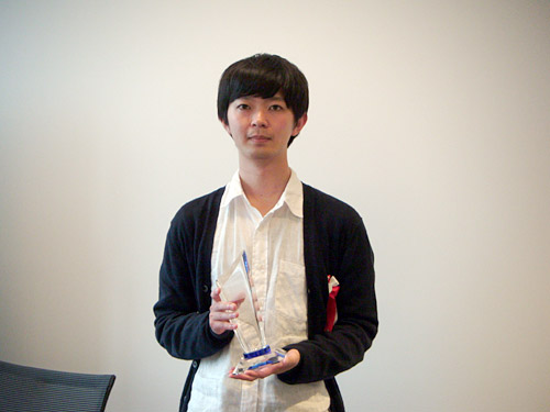 最優秀賞に輝いた京都工芸繊維大学工芸科学部の山口昇さん