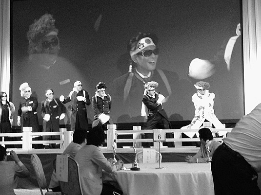 各地域ごとに、登場シーンの演出を工夫。会場は1000人の熱気に包まれた