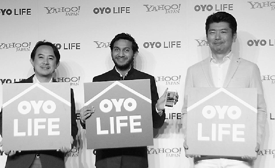 左から川邊氏、リテシュ氏、勝瀬氏